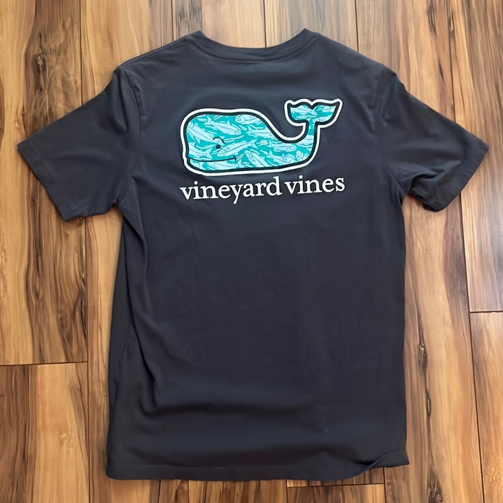 Vineyard Vines kids Whale Logo Pocket Tee Large
